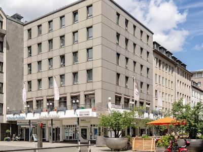 Tante Alma's Mülheimer Hotel