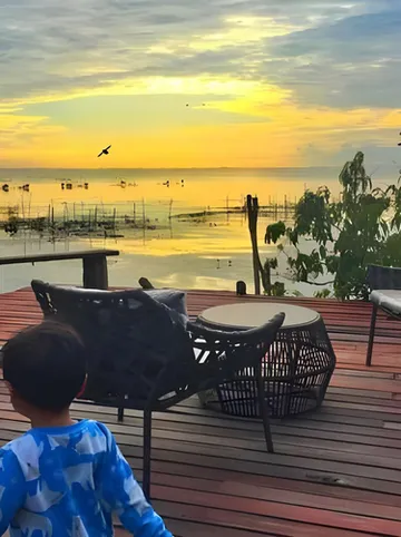 รูปภาพของCharn Mai Chai Lay