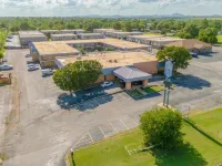 Castle Inn & Suites by OYO Lawton Hotels in Comanche County