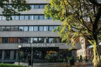 The Social Hub Amsterdam West Hotels near BOX