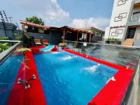 EKS PEAK - Pools
