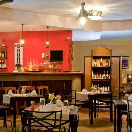Hôtel Restaurant le Combava Отели рядом с достопримечательностью «Musee de l'Art et de l'Archeologie»