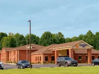 Comfort Inn Near Downtown & Blue Ridge Pkwy Hotels in McDowell County