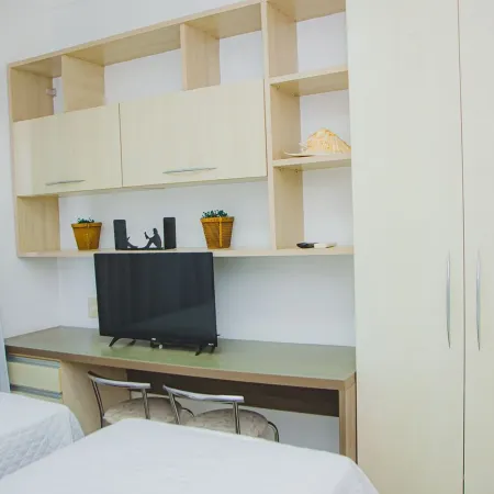 Apartamento c Varanda Ar Piscina Sauna e Hidro