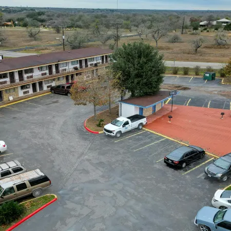 Cannon Inn by Capital O Gonzales TX