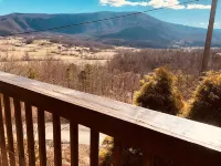 Gorgeous View. Hot Tub. Privacy. Fireplace. Pool & Fishing Access! - خلابة