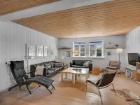 "Othelia" - 1.8km from the Sea - 4-Star