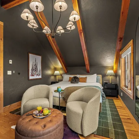 Royal Elk Lodge