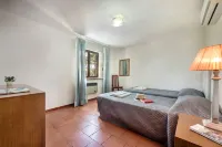 Perfect Retreat Overlooking Pinhal Golf Course, Private Pool, Off-Street Parking