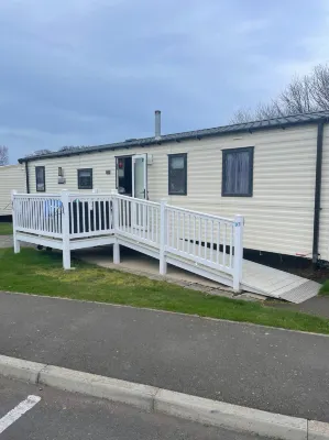 3 bedroom  eco salsa caravan Hotels in 