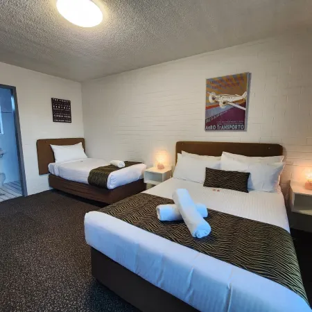 Crest Motor inn