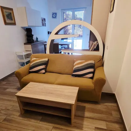 Charming Central Apartment Near Lake Maggiore in Arona