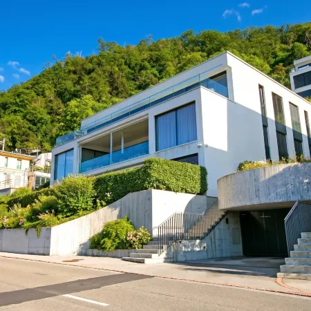 Residenza la Fontana with View Terrace - Happy Rentals Hôtels à : Bissone