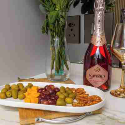 Ellipse Guest House Close to Mall of Africa Dining/Meeting Rooms