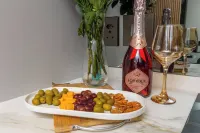 Ellipse Guest House Close to Mall of Africa - Apartments