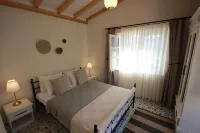 Lunaria Guest House Hotels in 