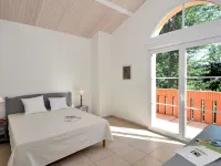 Golf-side Sanctuary in Mazamet - Villas