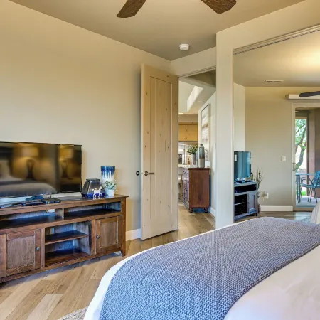Pool & Hot Tub Access! Gated Santa Clara Getaway