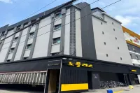 Suwon Noblesse - parking