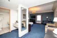 The Chateau Bloomington Hotel and Conference Center Hotels in 