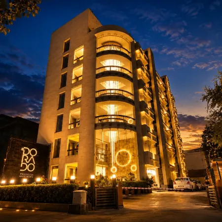 Hotel El Dorado Отели рядом с достопримечательностью «Мост Nehru»