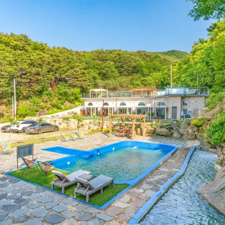 Cheorwon Hwagang Yellow Earth Pension