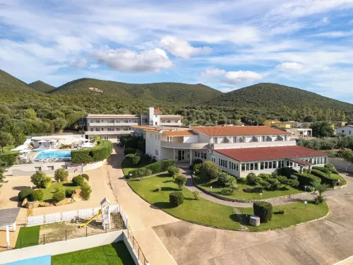 Lu' Hotel Porto Pino - parking