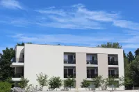Bumblebee apartments & rooms with pool