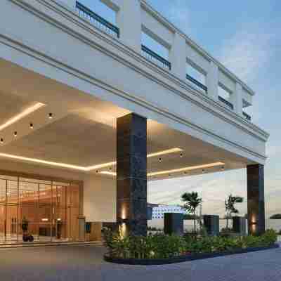 DoubleTree By Hilton Bengaluru Airport Hotel Exterior