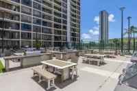 Newly Remodeled - 30th Floor Suite with Epic Mountain Views - Bungalows