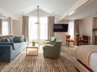 Meadowmere Resort Hotels near Ogunquit Memorial Library