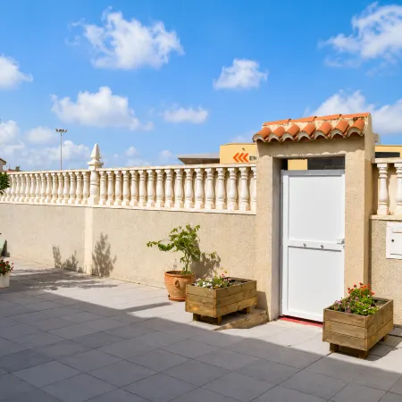 Townhouse with Shared Pool