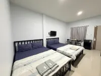LikeHome Rooms - parking