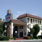 Redondo Pier Inn - parking