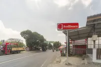 RedDoorz @ Kota Bojonegoro - 2-stjärniga