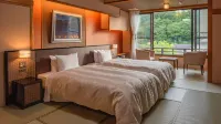 Hotel Sunvalley Izunagaoka - Parkplatz