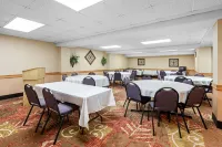 Comfort Inn at Thousand Hills - parking