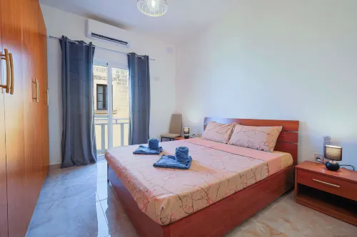 Modern Top Floor APT With Back Balcony - 2 estrellas