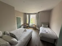 Charlie Hotel - Inns