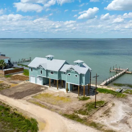 Waterfront Getaway With Pier Access