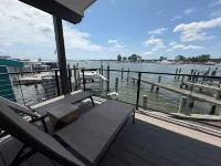 Cass-N-Reel Luxury Houseboat - Homestays