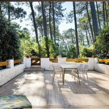 Maisonnette, in the middle of the pines, 5 mn walk to the beach, near Hossegor