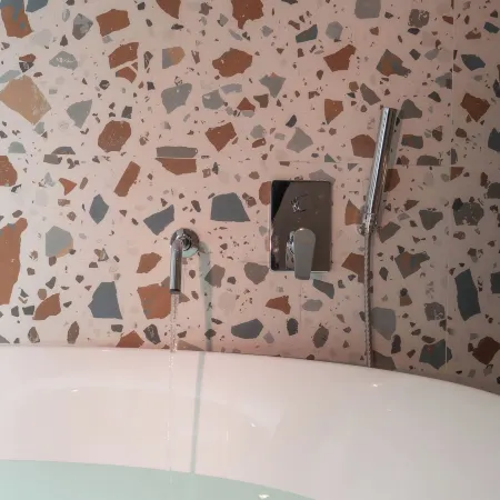 Noah Gate Hotel & Suites