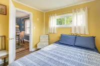 Walk to Beach! Luna Pier Haven w/ Yard & Views - 2-Sterne