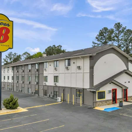 Super 8 by Wyndham Warner Robins