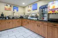 Comfort Inn University - parking