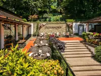 Hotel Jägerhorn Hotels near Backo Mini Express