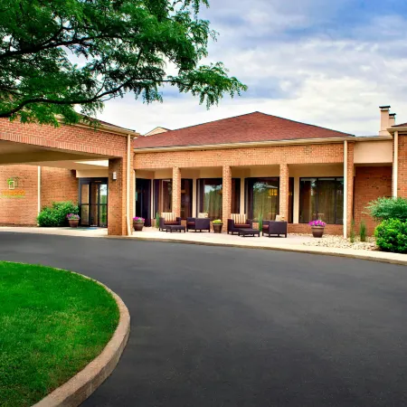 Courtyard Hartford/Windsor Airport Отели в г. Виндзор