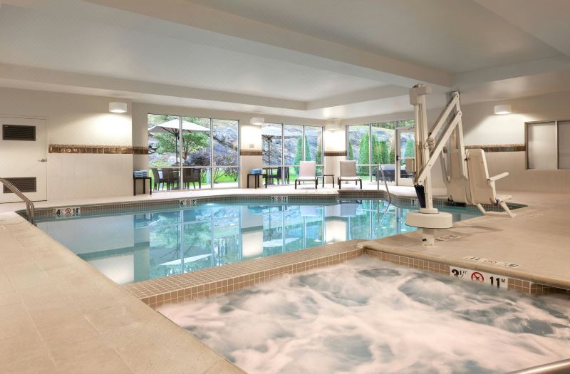 Courtyard Lenox Berkshires photo 2