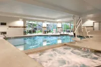 Courtyard Lenox Berkshires - Pool